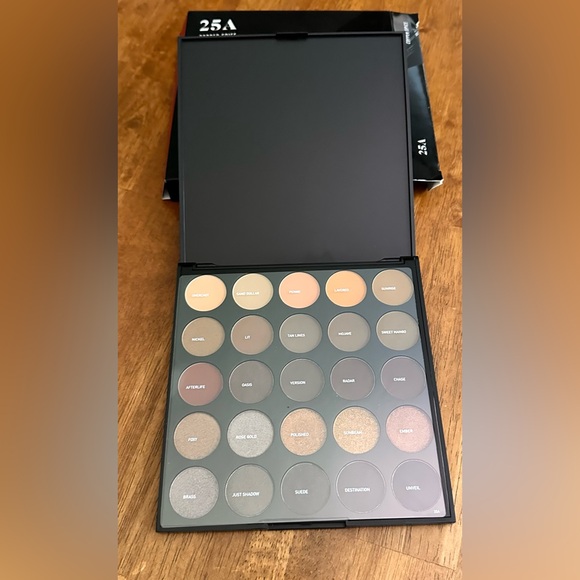 NEW Morphe Copper Spice Eye Shadow Palette i25A Limited Edition Browns - Picture 3 of 3